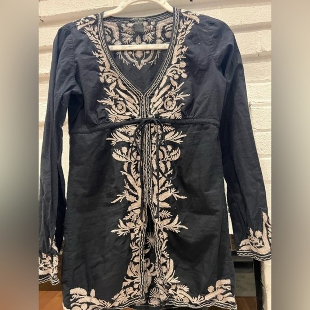 Lucky Brand Embroidered Boho Black & Tan blouse Size Small